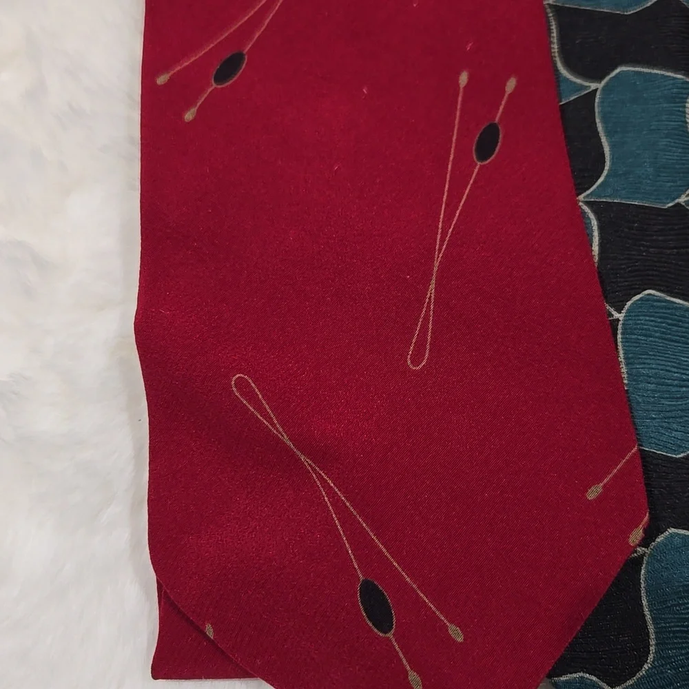Giorgio Armani bundle of 5 silk ties red, green, burgundy,  cream, black, gray